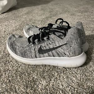Women Nike Free Flyknit Shoes Size 6.5